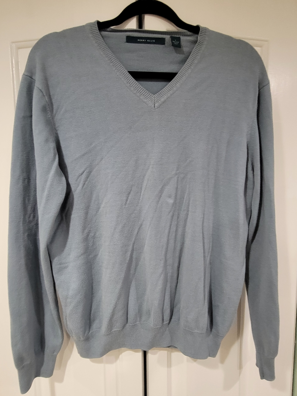 Perry Ellis Men’s Sky Blue V-Neck Sweater